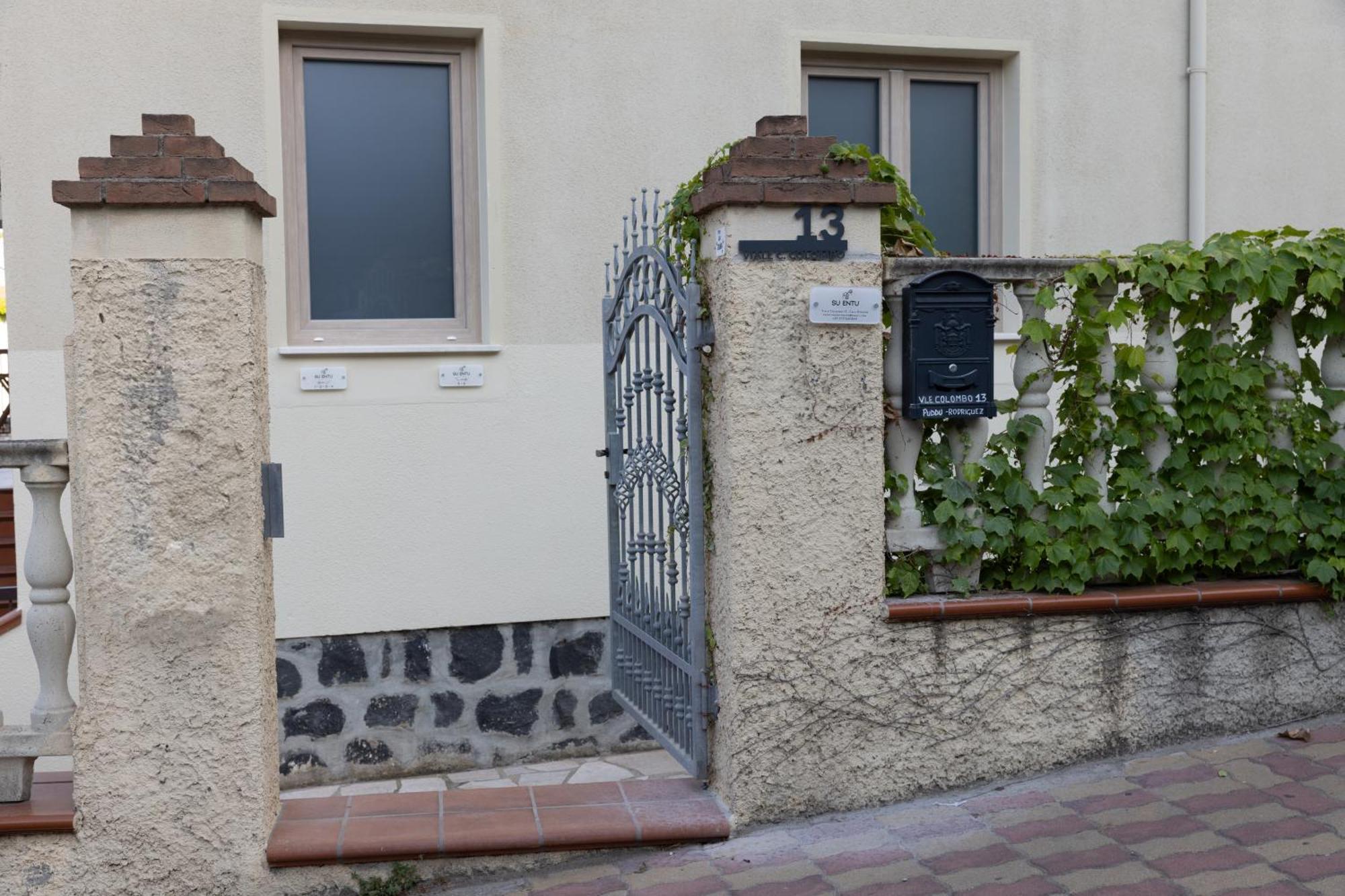Su Entu Guest House Cala Gonone Exterior foto